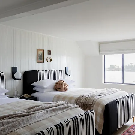 Bluebird Ocean Point Inn Esterno foto